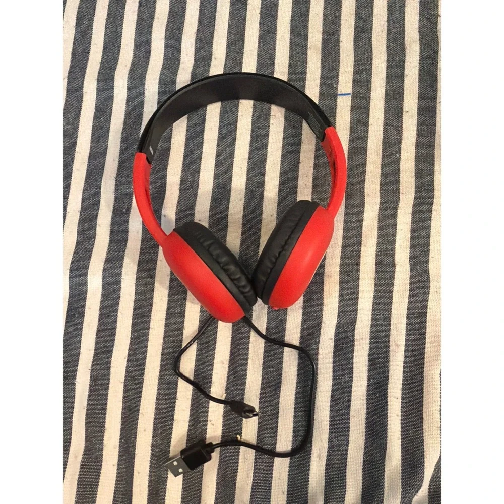 Pringles Wired‎ Over Ear Headphones Red Black USB Connectivity Mustache Logo